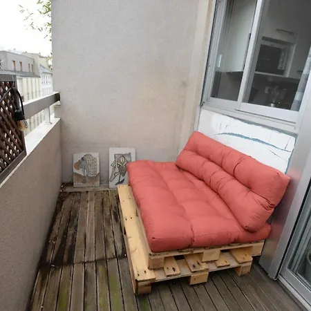 Apartment Flat With Balcony In The Republique District *
