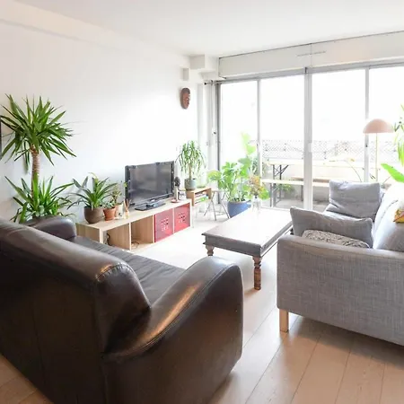 Flat With Balcony In The République District Appartamento Parigi