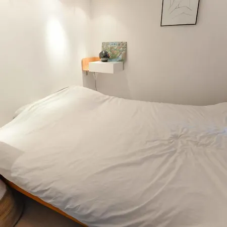 Flat With Balcony In The République District